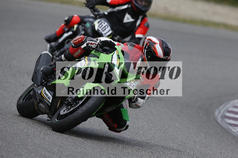 /11 28.04.2026  PROMAX ADR/Gruppe gruen/33